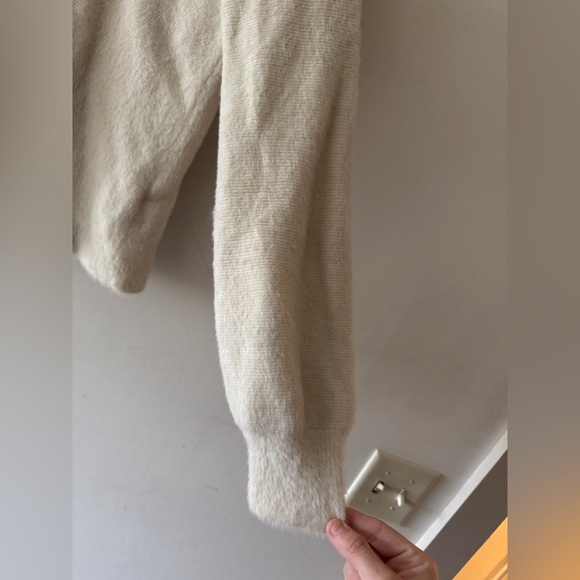 Abercrombie & Fitch Cream Soft A&F Collection Cozy Fuzzy Sweater - Picture 5 of 7